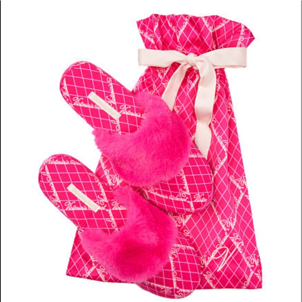 🎉2 Left🎉VS🎉Signature Satin Slippers & Bag!